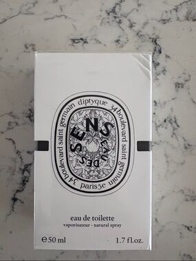 diptyque Senses Eau de Toilette Spray - White and Black Accents